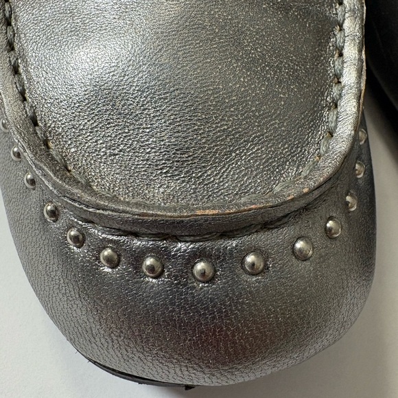 L’idea by Lori Aged Silver All Leather Loafers w Silver Studs Throughout. 6.5 - Picture 3 of 15